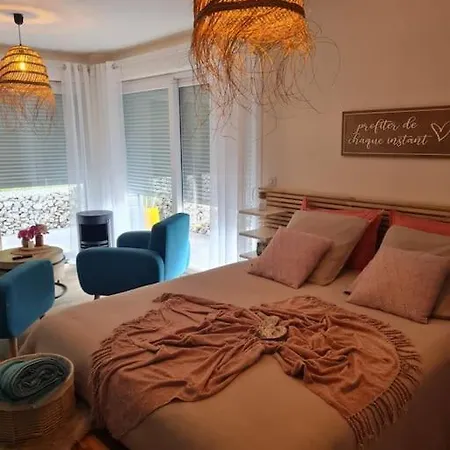 A La Campagne Proche De Toutes Commodites.